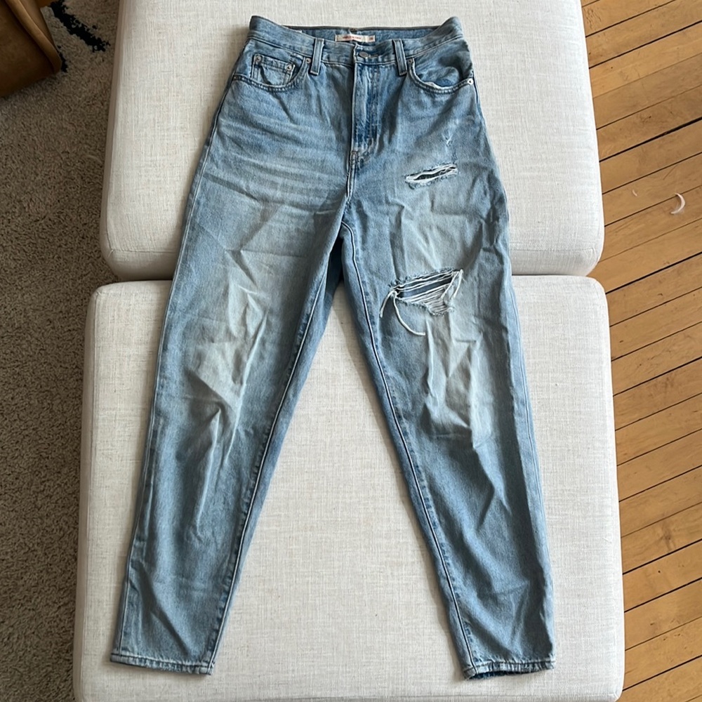 Levi jeans, size 26, high loose taper fit